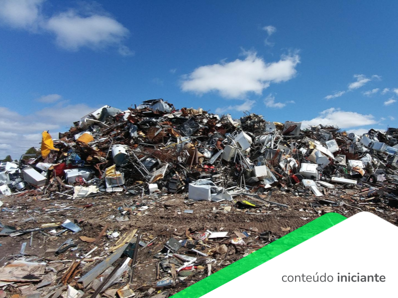 Lixo e resíduo. A diferença entre os dois termos é que lixo é associado ao que não tem mais utilidade e resíduo é aquilo que pode ser reaproveitado.