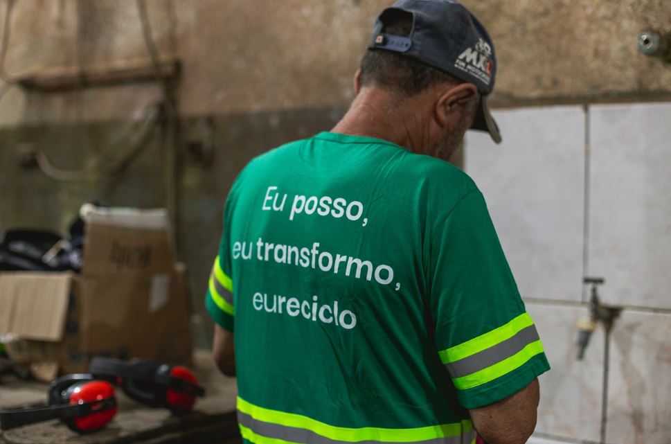 Como funciona a reciclagem dos metais e quais são seus benefícios para o planeta?